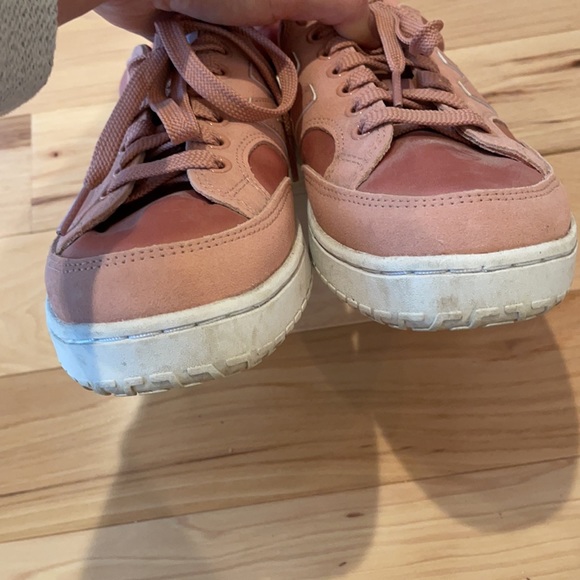 New Balance pink sneakers - Picture 8 of 9